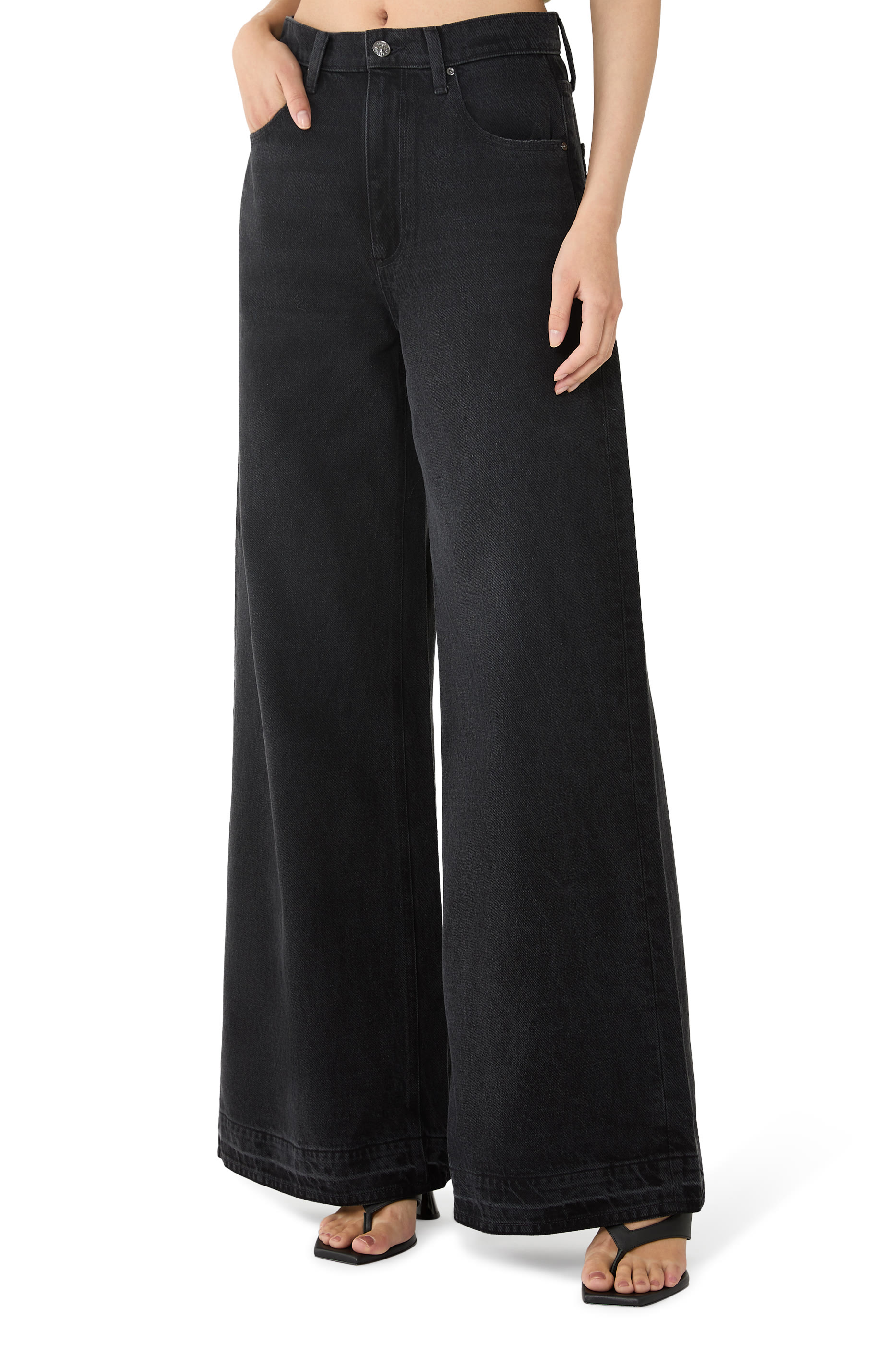 بنطال جينز كاميرون بقصة ساق واسعة