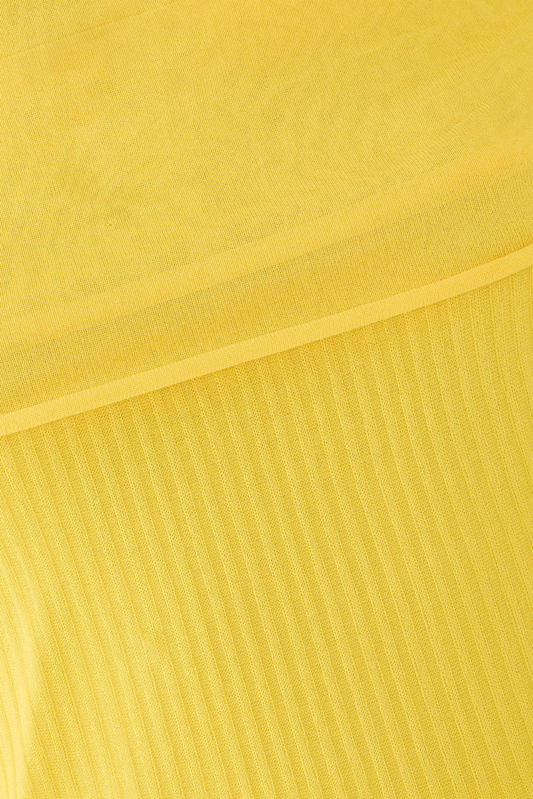 فستان لوريل طويل بأكتاف متساقطة