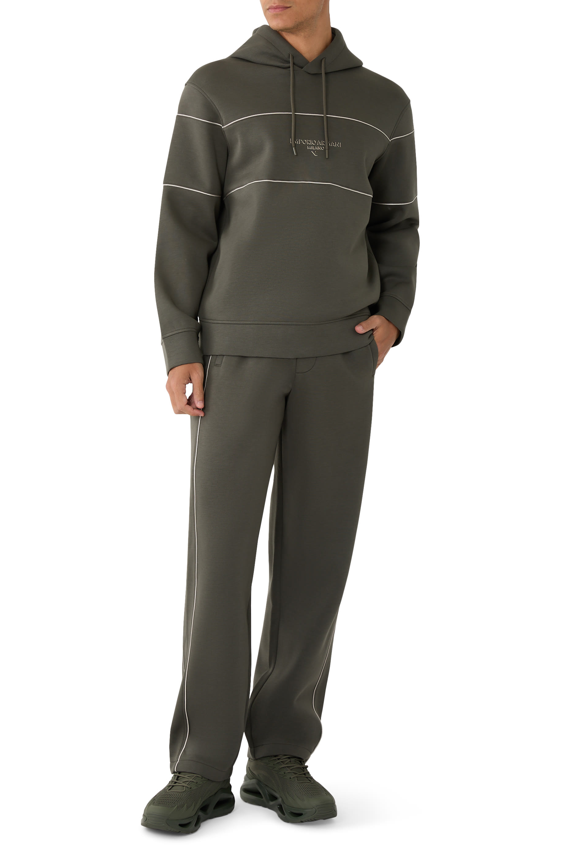 سنيكرز إنفينيتي بتصميم قفص وشعار الماركة