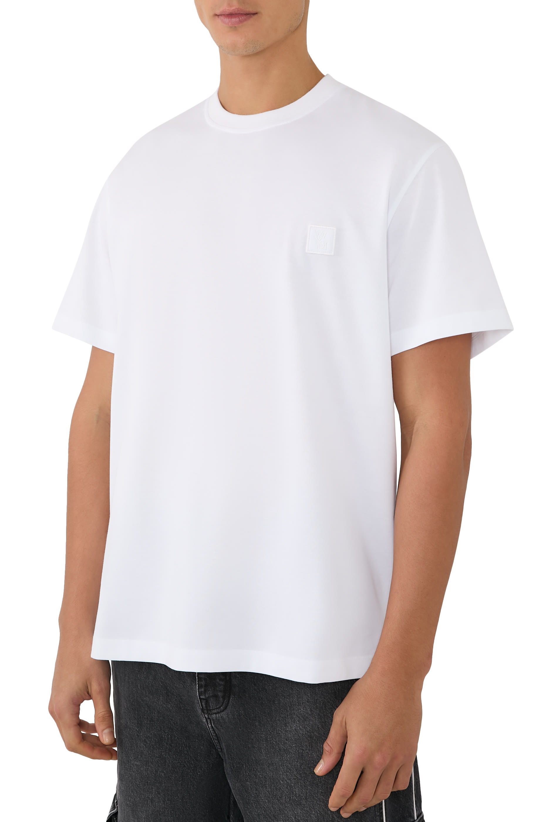 تيشيرت بظهر مزين بشعار الماركة قطن