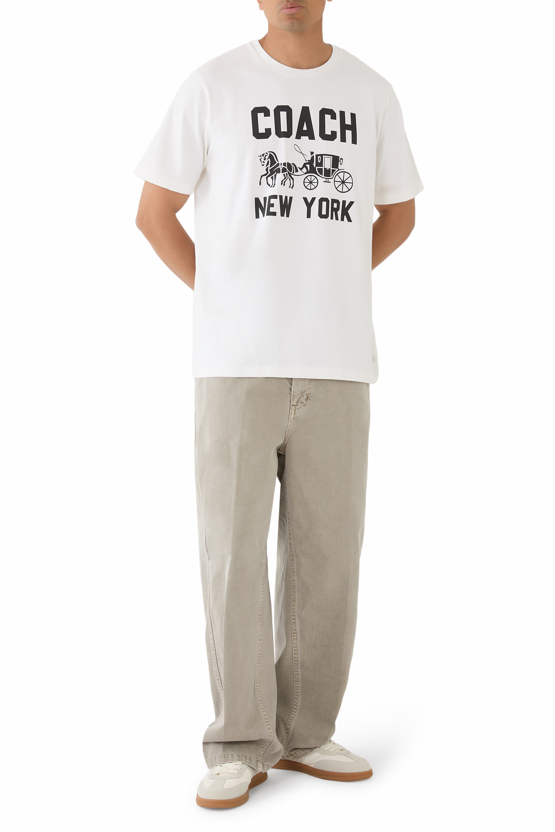 تيشيرت بنقشة عربة وحصان