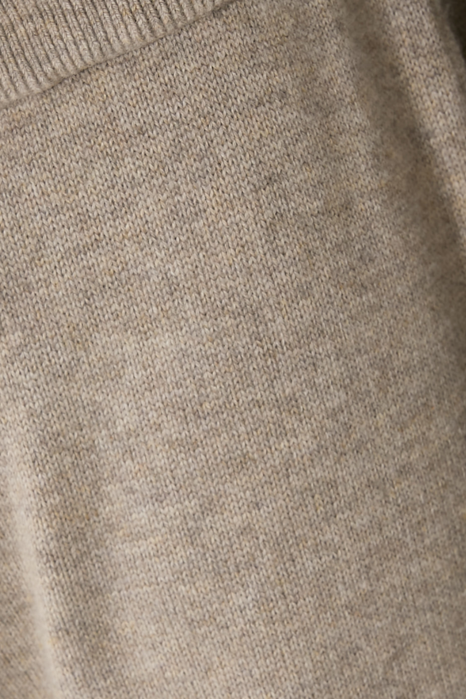 بنطال إليوت