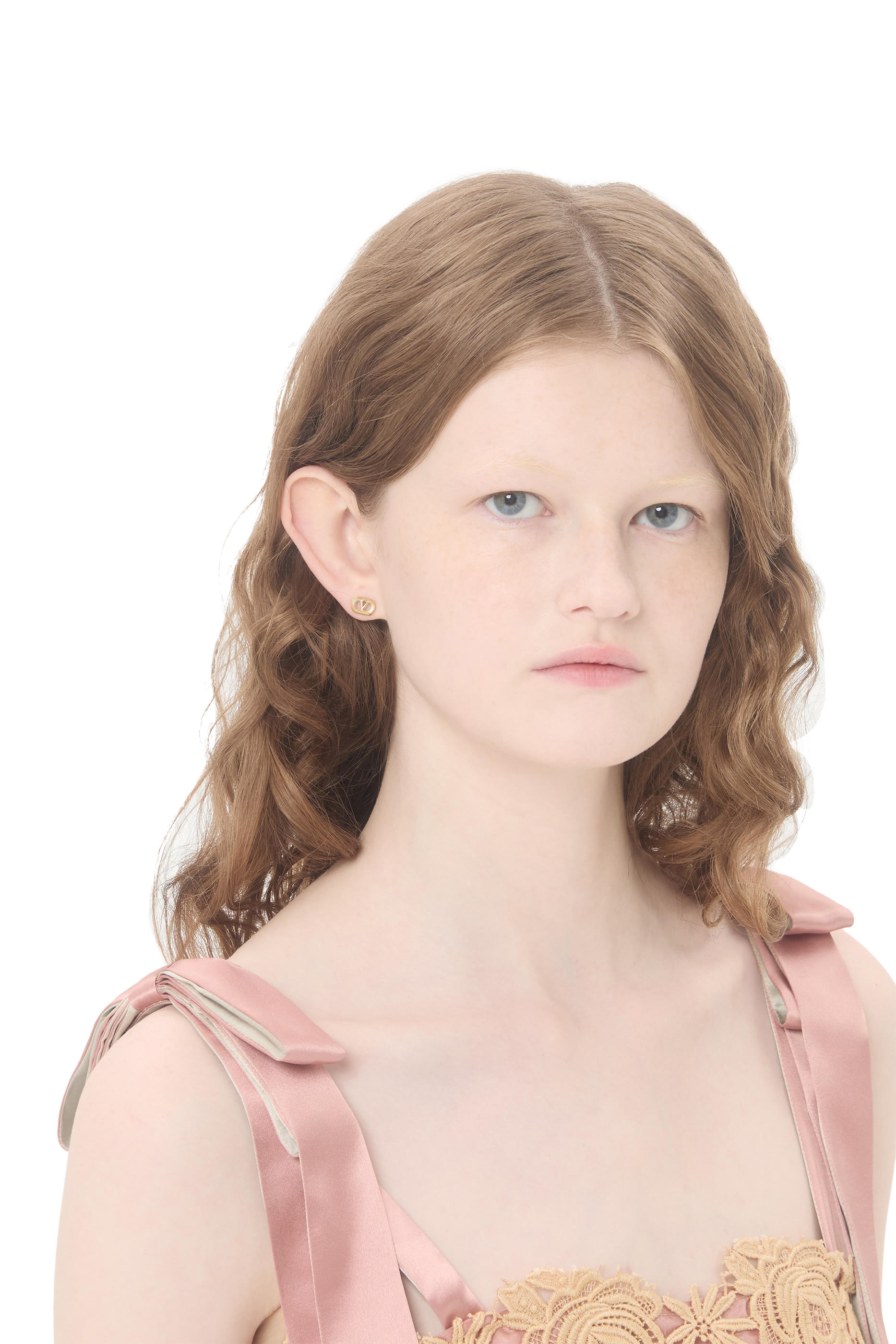 أقراط بتصميم بيضوي معدن