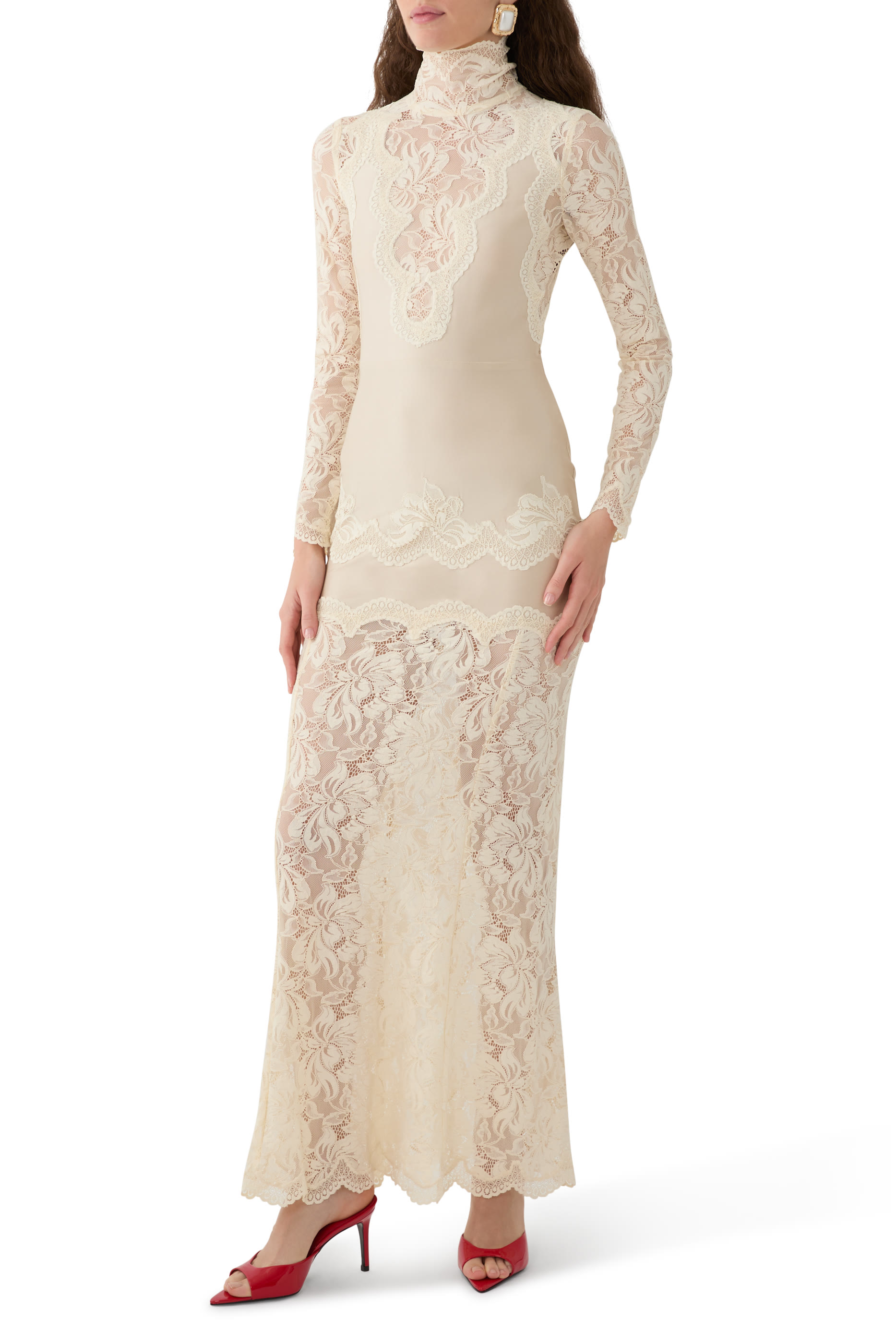 فستان طويل دانتيل وحرسيه