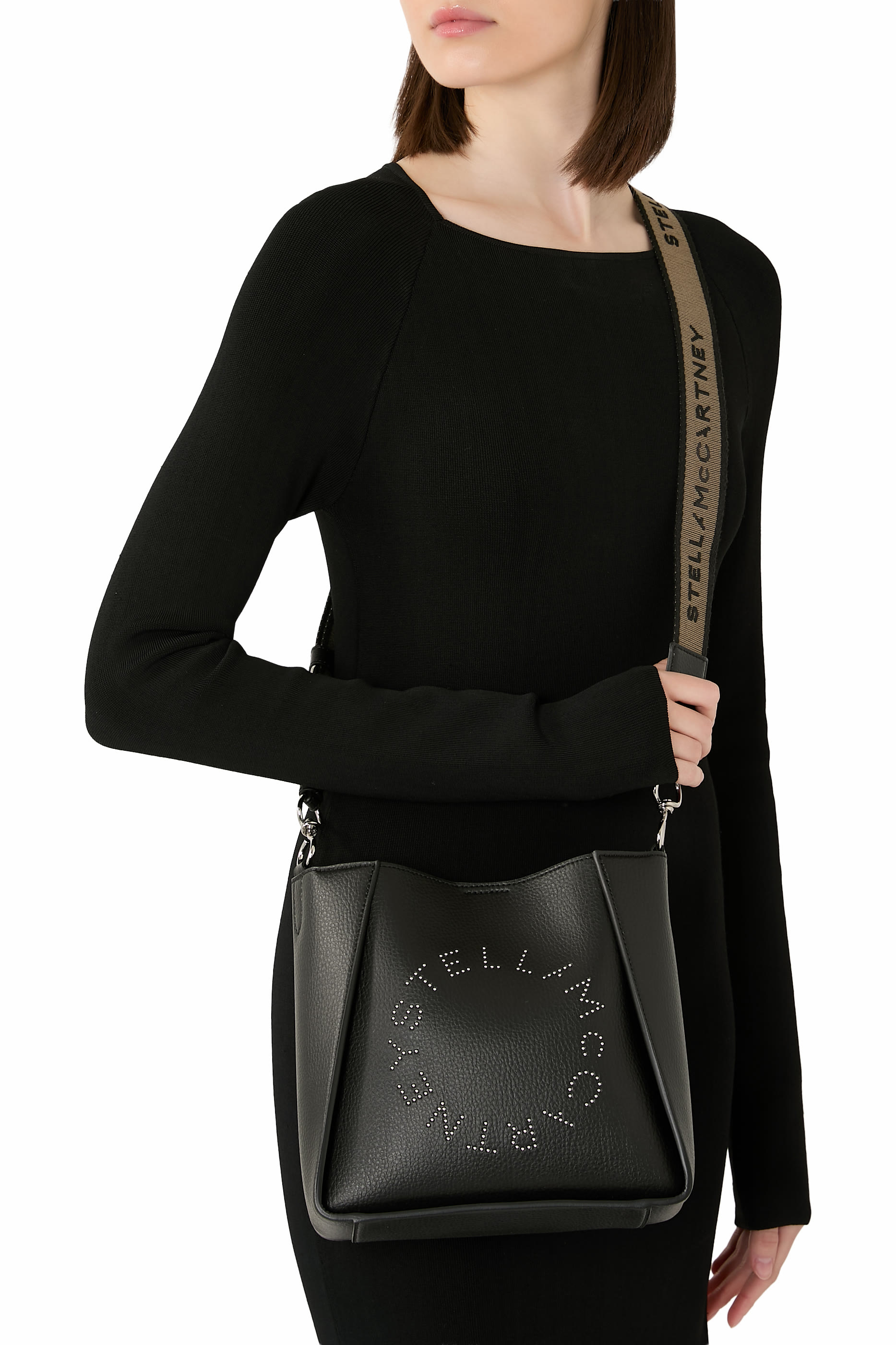 حقيبة كروس بودي بشعار الماركة